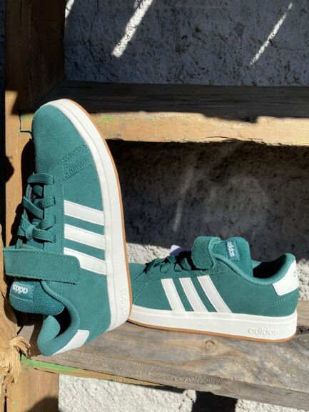 Adidas court verde