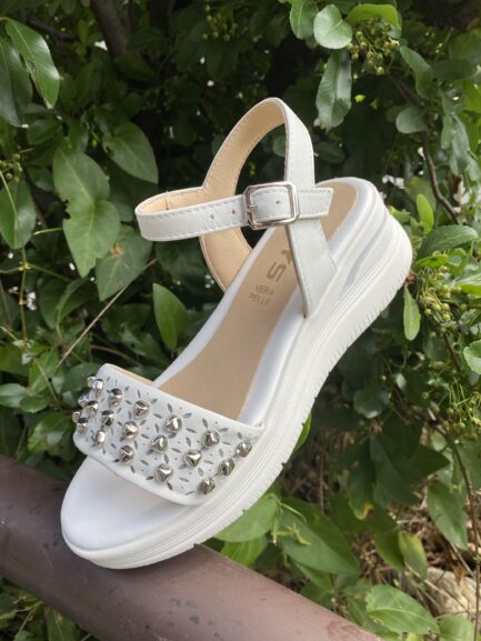 Sandalo keys borchie